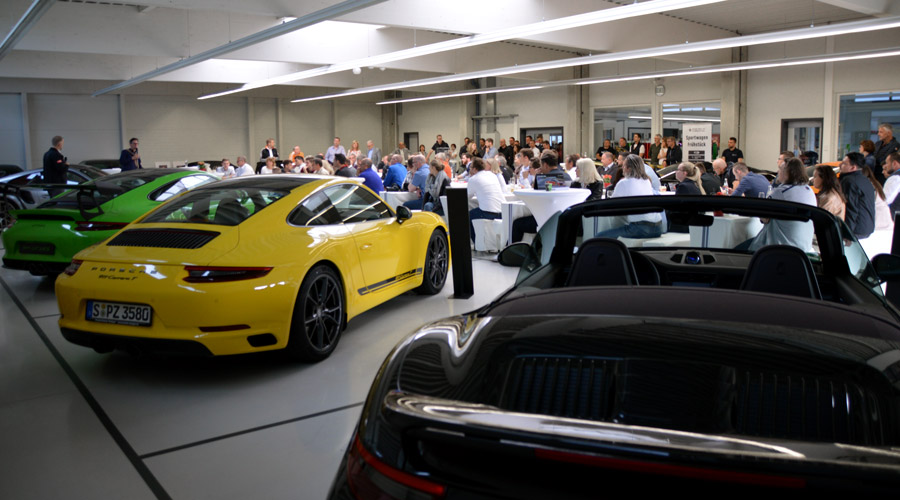 Über 100 Sportwagen beim RT-Charity-Sportwagenfrühstück