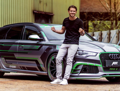 Daniel Abt posiert mit ABT RS 6-E