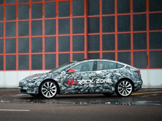 elektro fahrzeug mit nachhaltiger Folie
