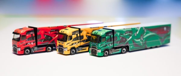 Modell-LKW Renault T-Koffer Sattelzug Trucks-Dynamics